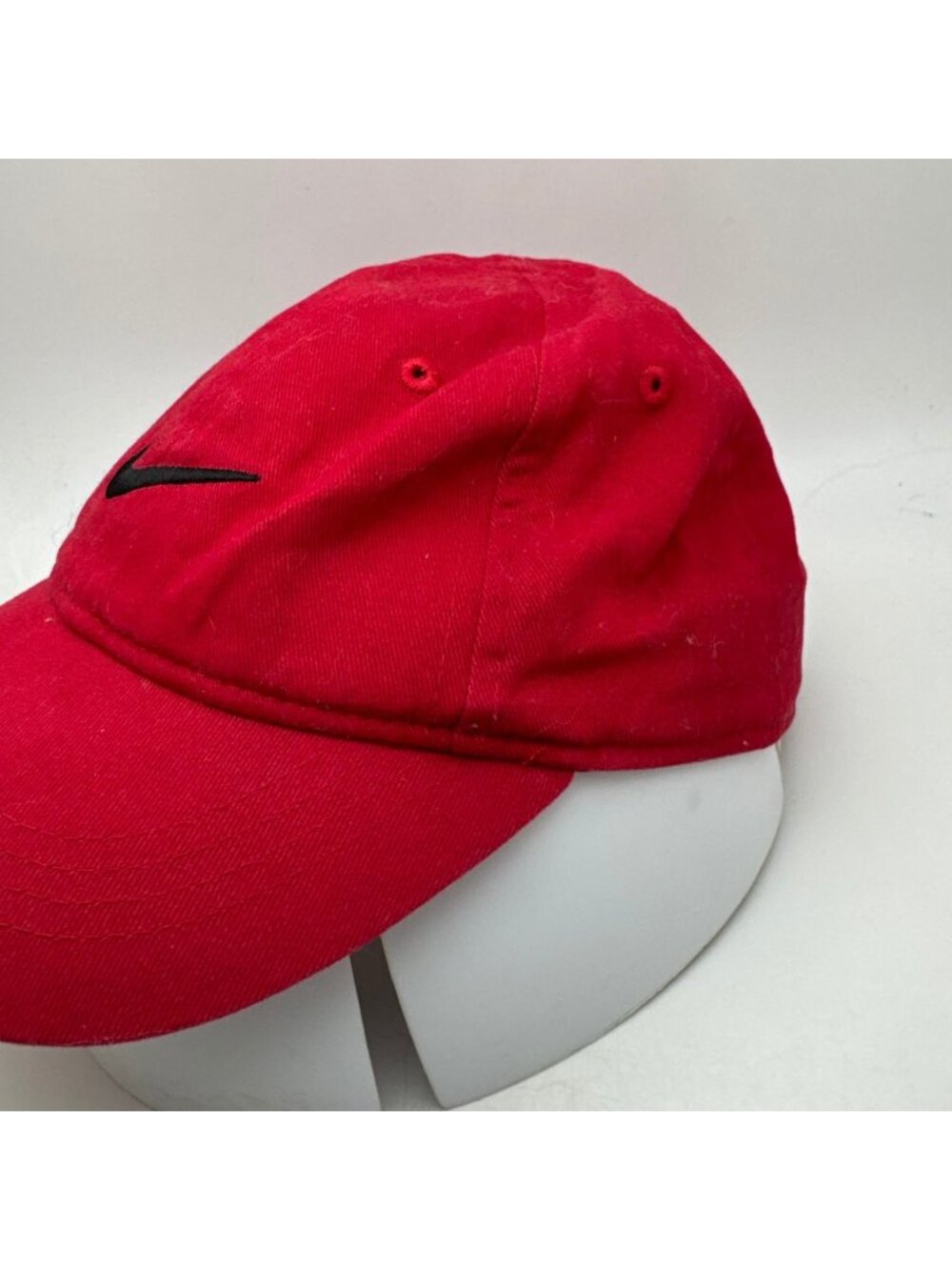 Nike Toddler Boys Red Baseball Cap Hat Adjustable Embroidered Swoosh Logo - Picture 2 of 4